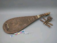 藏品(琵琶琴)的圖片